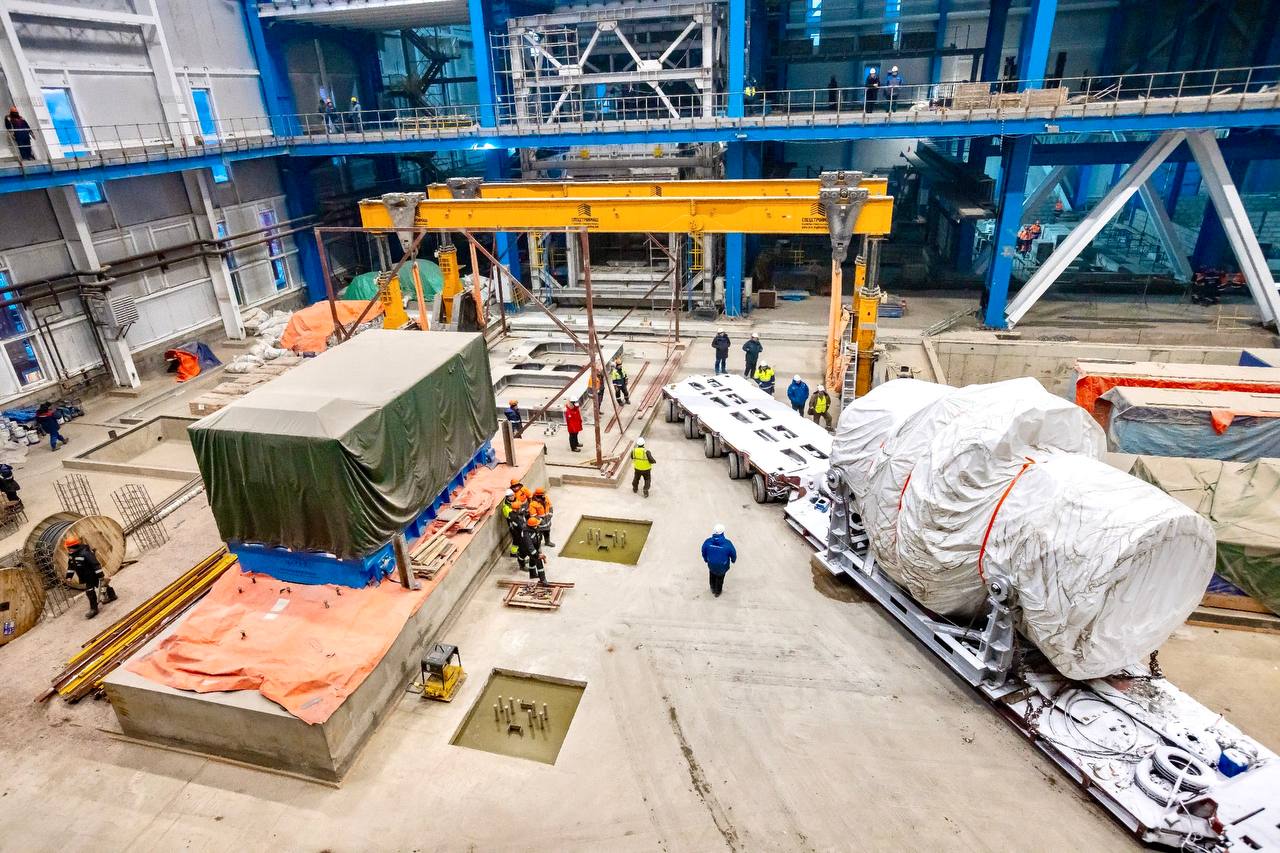Газовая турбина в главном корпусе ЮЯТЭС_пресс-служба ОГК2.jpg