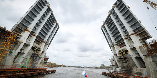 НПС подготовил Большой Смоленский мост к навигации