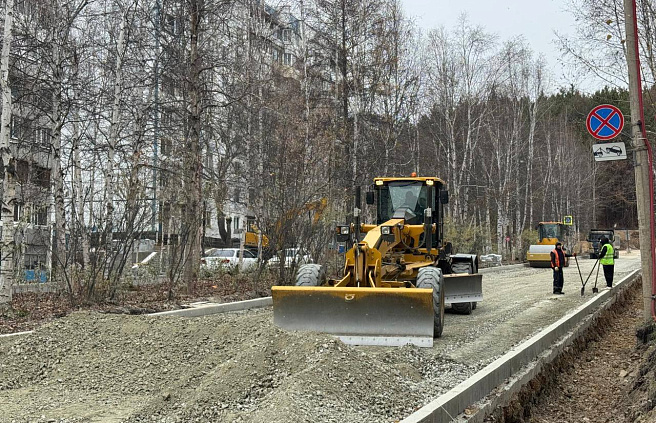 При этом строители используют щебеночно-песчаную смесь для уравнивающего слоя и фракцию от 4 до 32 мм непосредственно для асфаль.jpg
