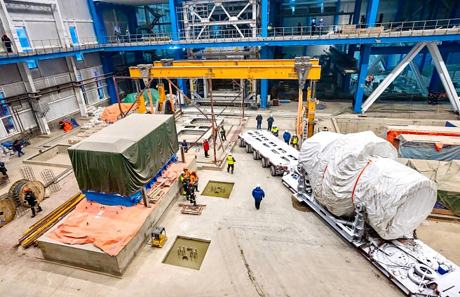 Газовая турбина в главном корпусе ЮЯТЭС_пресс-служба ОГК2.jpg