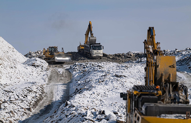 В Хабаровском крае «Бамстроймеханизация» (входит в Нацпроектстрой) приступила к реконструкции 10 км первого пути на перегоне Хуту – Имбо линии БАМа Комсомольск-на-Амуре – Советская Гавань.jpg