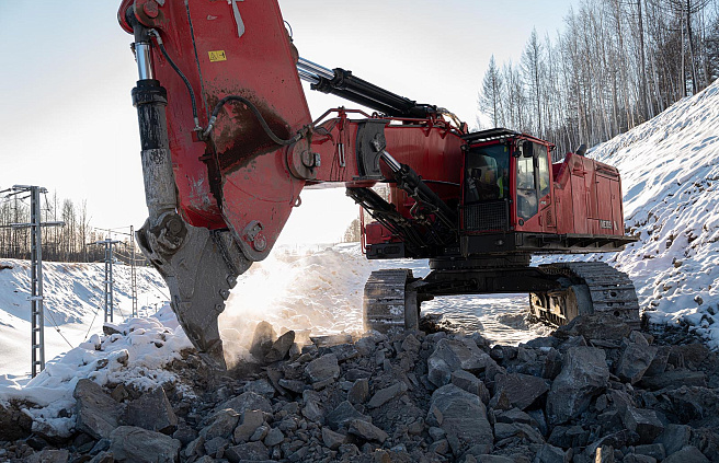 На участке разрабатывают две выемки общим объемом более 3 миллиона кубометров грунта..jpg
